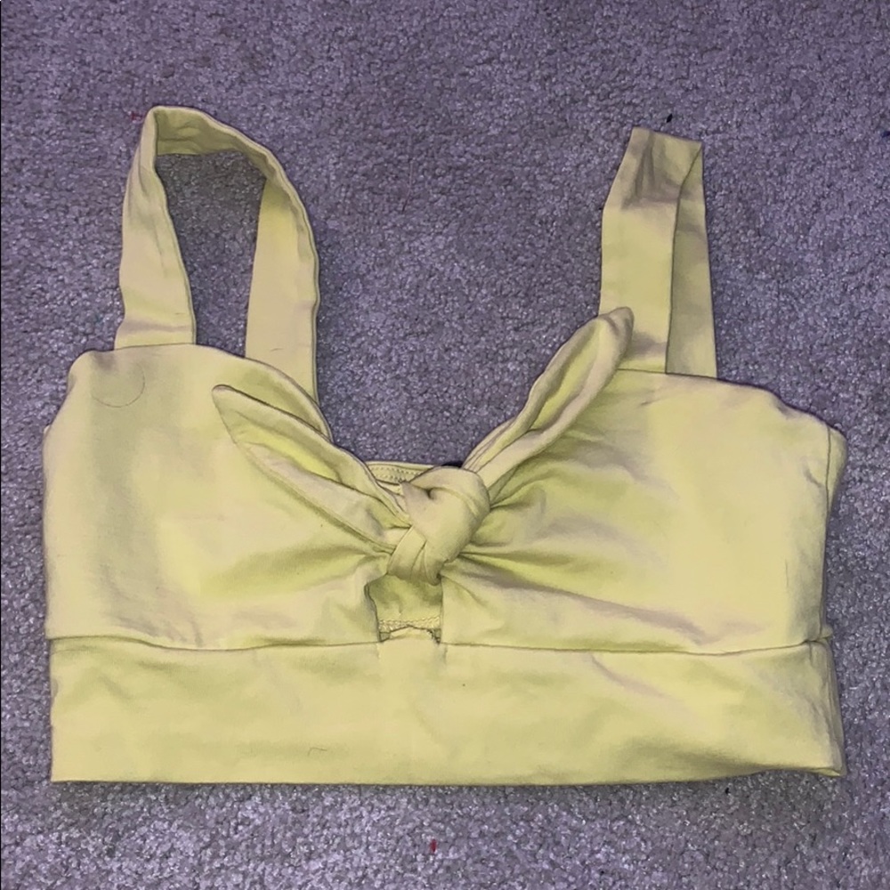 CROP TOP